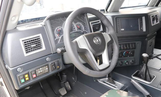 Kuloodporna karoseria Niestandardowy terenowy pojazd wojskowy 6-osobowy pojazd szturmowy 4x4