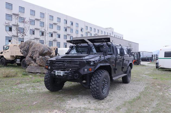 Kuloodporna karoseria Niestandardowy terenowy pojazd wojskowy 6-osobowy pojazd szturmowy 4x4