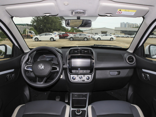 4 miejsca Czyste samochody elektryczne SUV FWD Napęd Rozstaw osi 2423 mm Szybkie ładowanie 0,5 H