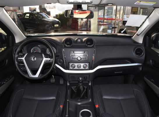 Napęd na dwa koła 4-drzwiowy SUV Pickup 5 miejsc 1.8L benzyna Turbo MAX Prędkość 160 km/h