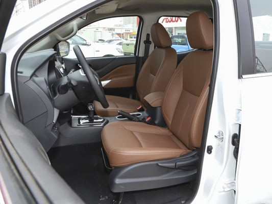 8 biegów 4WD 4 koła Pickup Trucks DONGFENG 120kw 163hp