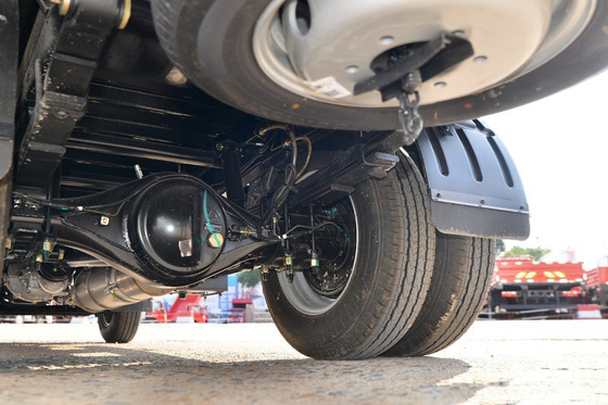 Dongfeng Lekka ciężarówka towarowa Benzyna 6 kół 4x2 RWD z kierownicą po lewej stronie
