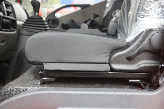 Konfigurowalna lekka ciężarówka ciężarowa DMC 7,5-18 ton Euro 2 ~ Euro 6 Emisja samochodów ciężarowych Van