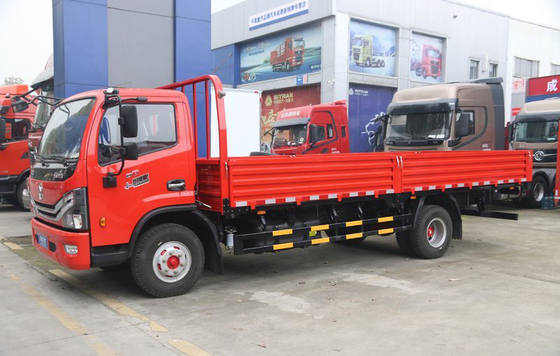 Chiński GVW 18T Kolumna Lekka ciężarówka Cargo Silnik YUCHAI Silnik 140KW Moc silnika