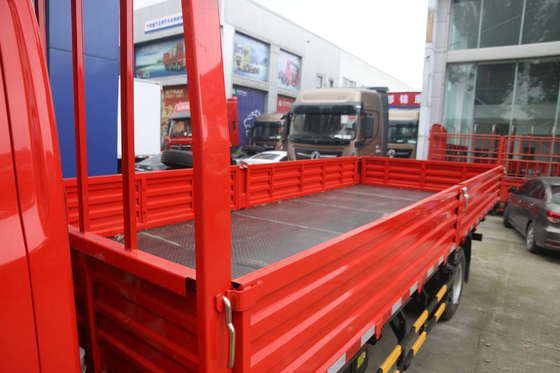 Chiński GVW 18T Kolumna Lekka ciężarówka Cargo Silnik YUCHAI Silnik 140KW Moc silnika