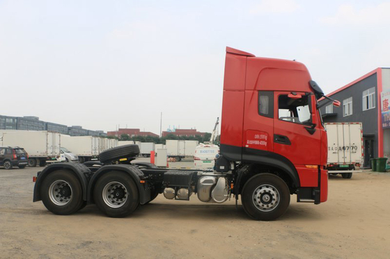Diesel Dongfeng Ciągnik siodłowy 560 KM Maksymalny moment obrotowy 2650N.m Do transportu towarów