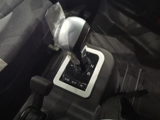 Ciągnik elektryczny EV Przebieg ciężarówki 320 KM Pojemność akumulatora 282 kWh