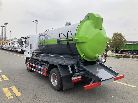 Mała cysterna próżniowa DONGFENG 6MT Tank Diesel Engine 4,7 Cbm