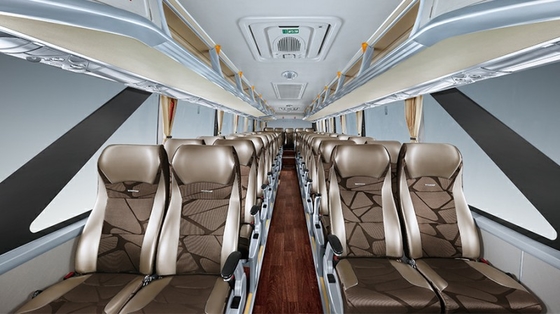 Luksusowy autobus z silnikiem Diesla 12m 49 miejsc 330 KM skrzynia biegów 6MT