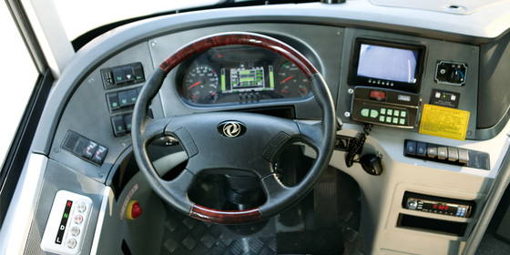 41-osobowy autobus elektryczny DONGFENG Publiczny autobus 76 pasażerów 10m Moc silnika 120KW
