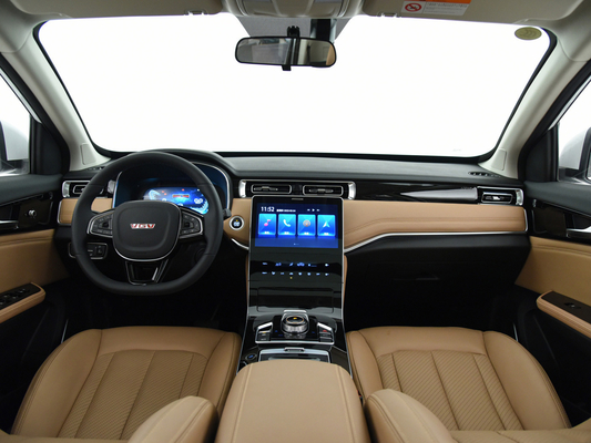 Domowy 4-drzwiowy SUV Pickup 8AT 224HP Benzyna Power Skórzane fotele Reflektory LED